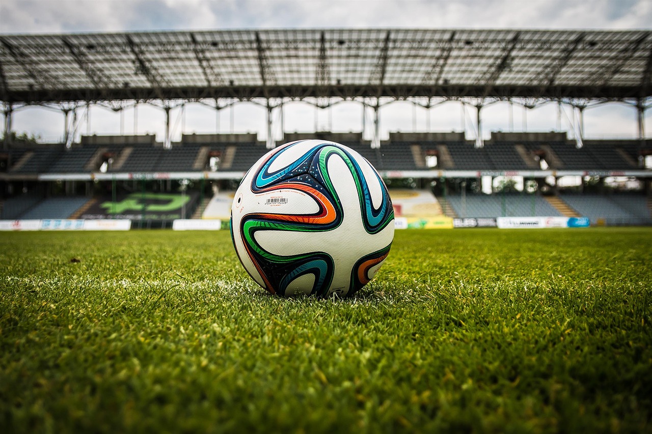 Przepisy PZPN – co warto wiedzieć o zasadach gry w piłkę nożną?