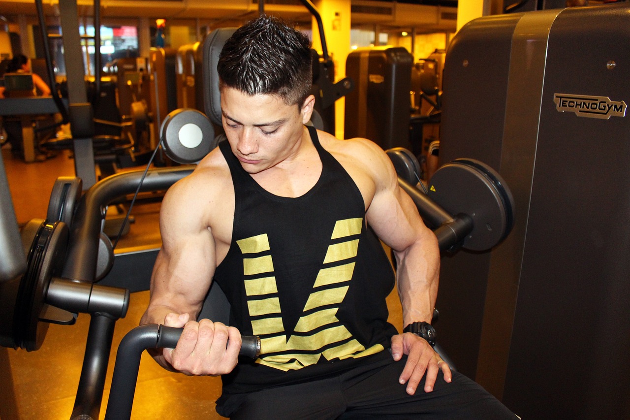 Najlepsze ćwiczenia na wzmocnienie mięśni ramion u mężczyzn